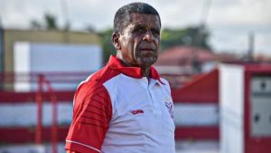 Vitória da Conquista acerta o retorno do técnico Elias Borges