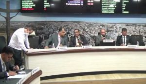 Câmara aprova reajuste salarial de 15% para servidores do legislativo municipal