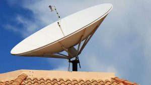Moradores de Vitória da Conquista e mais 291 municípios do Nordeste podem solicitar a troca do kit de TV Parabólica