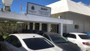 Irmãos são mortos a tiros na Bahia; suspeito do crime atirou após ser flagrado enquanto furtava gasolina do carro de uma das vítimas