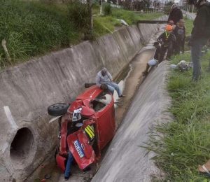 Motorista com sinais de embriaguez causa acidente com vítima