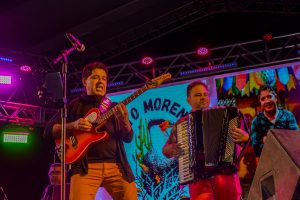 Ito Moreno encerra noite no Arraiá da Conquista