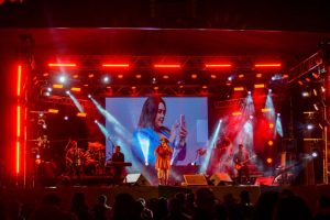 Jô Almeida abre a última noite do Arraiá da Conquista
