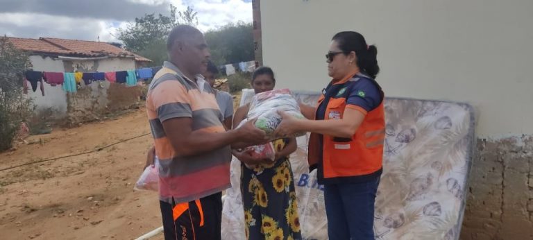 Incêndio destrói residência no povoado da Farinha Molhada II na zona rural de Vitória da Conquista