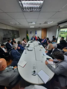 Estado, BYD e parceiros planejam rede de abastecimento de veículos elétricos na Bahia