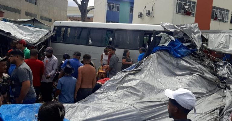 Defesa afirma que motorista de micro-ônibus passou mal ao volante antes de acidente no Ceasa