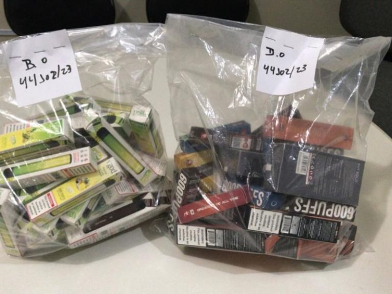 Polícia apreende cigarros eletrônicos que seriam comercializados em festival de música