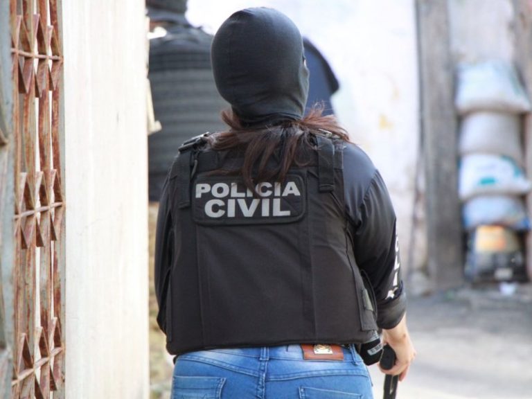 Polícia prende dois suspeitos de tentativa de feminicídio, em Vitória da Conquista e Jequié; Um deles deixou a vítima cega