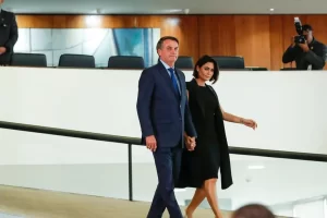 PF intima Bolsonaro, Michelle, Wassef, Cid e outros para depoimento simultâneo