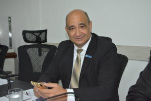 “A maioria tem cargo na prefeitura, tem benesses”, diz Chico Estrella sobre colegas da situação