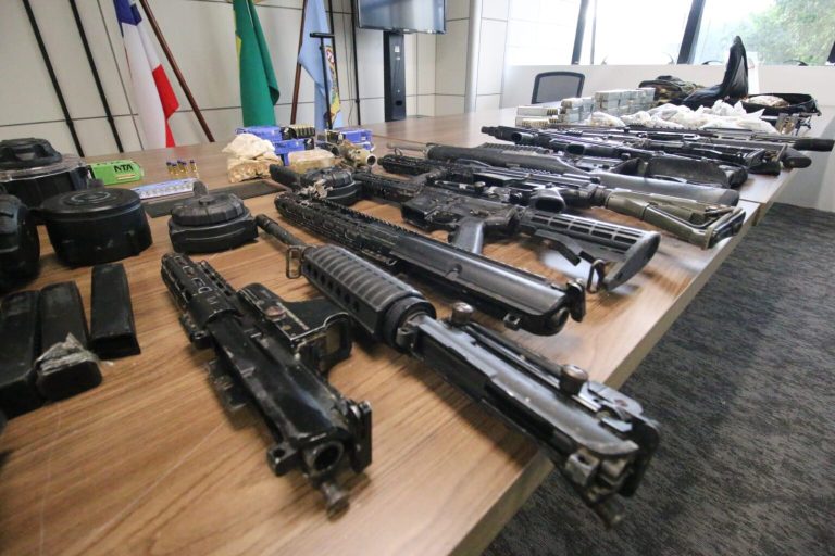 Guerra na Bahia: Governo reajusta valor pago por arma de fogo apreendida