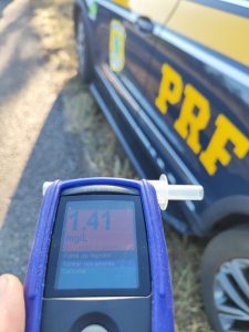 PRF prende motorista alcoolizado, envolvido em acidente de trânsito em Vitória da Conquista (BA)