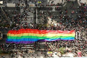 Comissão da Câmara aprova PL que proíbe casamento entre pessoas do mesmo sexo; Veja quem votou a favor e contra
