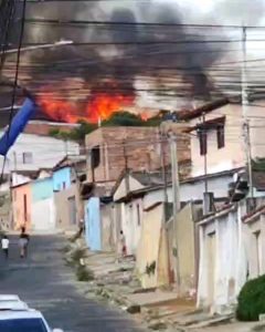 Vídeo: Incêndio no Parque Municipal da Serra do Periperi em Vitória da Conquista