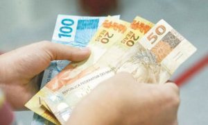 Salário mínimo para 2024: Saiba novo valor e tudo o que muda