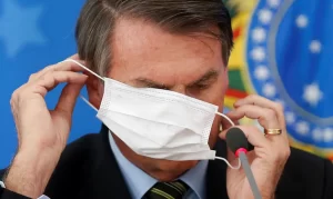 Cartão de vacinação contra a Covid-19 de Bolsonaro é falso, diz CGU
