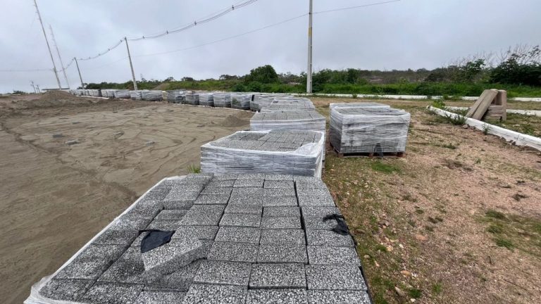 Prefeitura inicia processo para instalação de piso drenante na obra de revitalização do Cristo