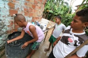 Feira de Santana e Vitória da Conquista puxam alta de casos de dengue na Bahia