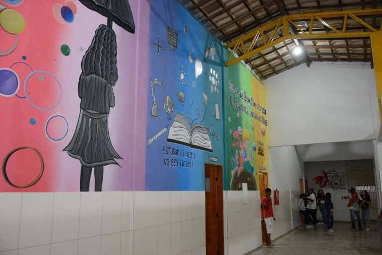 Prefeitura se manifesta sobre escola que alagou às vésperas da inauguração