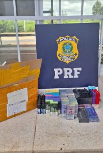 PRF intercepta carga de cigarros eletrônicos em Vitória da Conquista (BA),