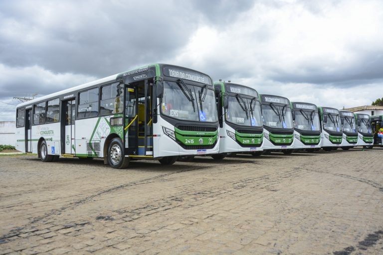 Vitória da Conquista (BA) recebe 15 ônibus 0 km da Viação Rosa e anuncia congelamento da tarifa