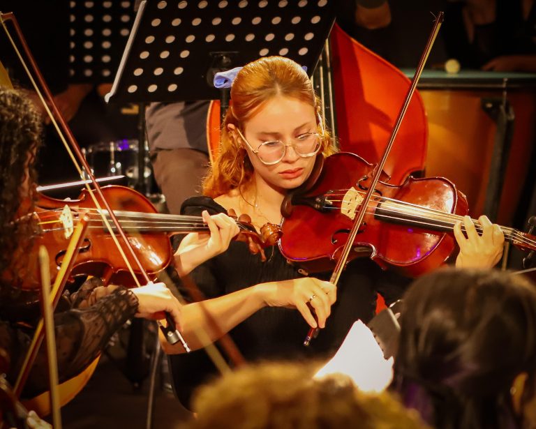 Orquestra 9 de Novembro e Camerata Carlos Jehovah abrem temporada de concertos do NEOJIBA em Conquista