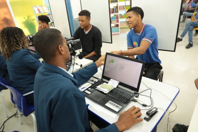 Projeto TRE nas Escolas chega a colégios de Feira de Santana, Itabuna, Vitória da Conquista e Ilhéus