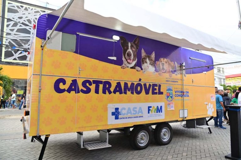 Prefeitura entrega Castramóvel e anuncia primeiro bairro a ser atendido