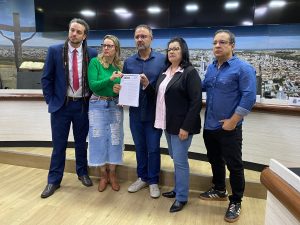 Vereadores protocolam abertura de CPI para investigar denúncias de corrupção na Saúde