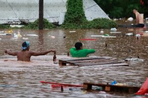 Prefeitura e Correios firmam parceria para arrecadar doações para o Rio Grande do Sul