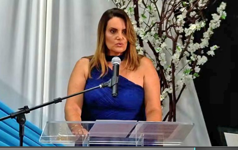 Vídeo: Sheila Lemos dispara contra adversários em diplomação: “machismo, mentiras e ataques torpes”