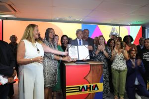 Governo do Estado autoriza reajustes salariais para professores e técnicos das Universidades Estaduais