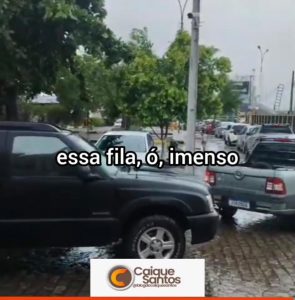 Usuários relatam transtornos na fila de saída de carros dentro da rodoviária de Vitória da Conquista
