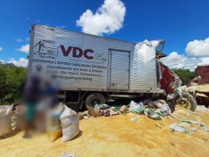Colisão frontal na BA-156 deixa três vítimas fatais e interdita rodovia
