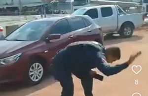 Vídeo: Policial quebra celular de cidadão que filmava ocorrência de trânsito