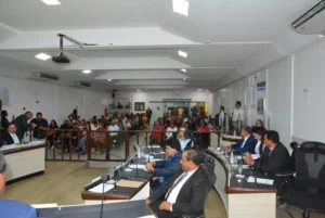 Câmara decide se derruba ou não veto do Executivo à lei que proíbe cobrança do uso de sanitários na rodoviária
