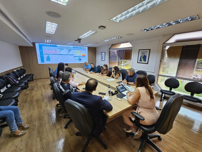 Governo do Estado recebe comitiva para discutir situação do Hospital de Itambé