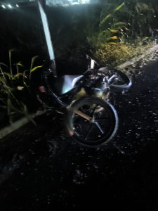 Colisão entre duas motocicletas na BA-262 deixa três feridos, entre eles uma adolescente