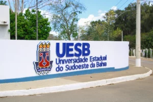 Uesb mantém atividades suspensas nesta terça-feira por causa de greve de terceirizados