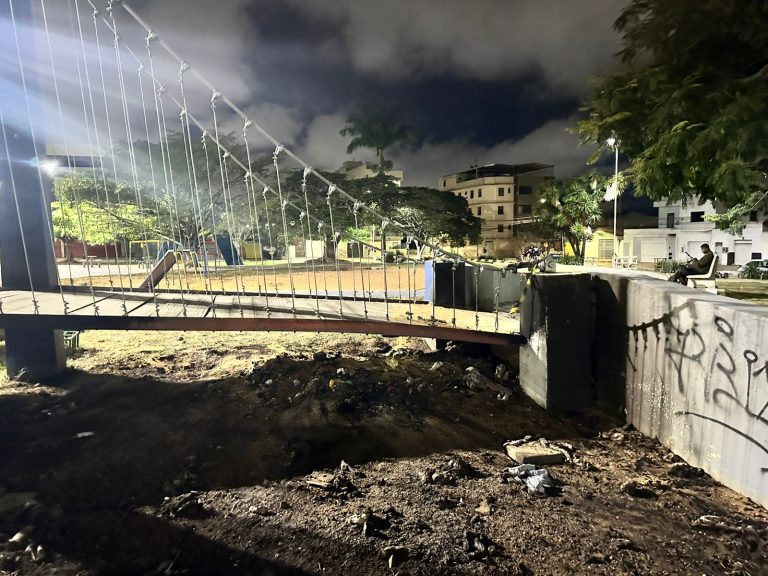 Prefeitura esclarece sobre princípio de incêndio na ponte da Praça do Boneco
