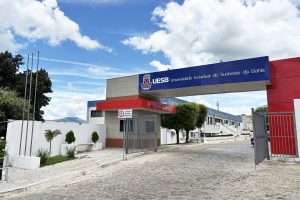 Uesb abre concurso para professor efetivo em Jequié e Vitória da Conquista