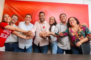 Tassio Brito é eleito presidente do PT Bahia e Viviane em Vitória da Conquista