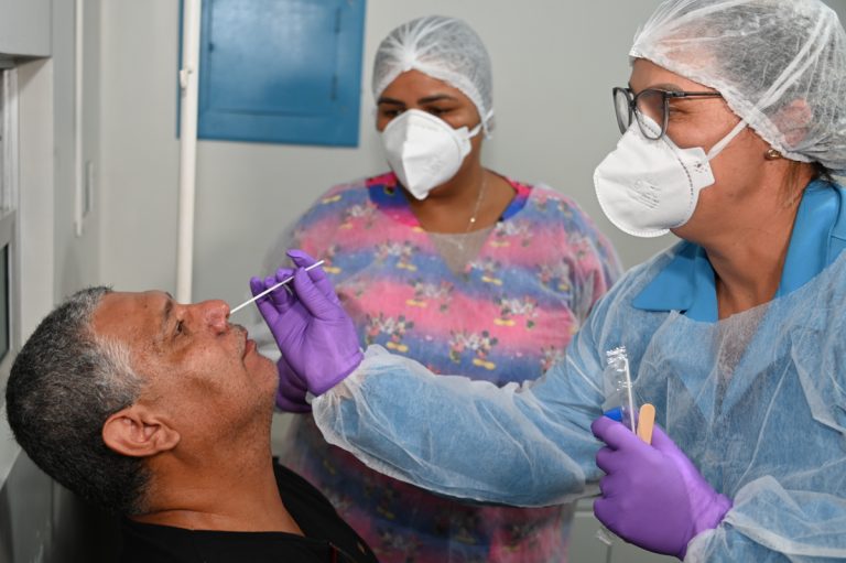 Vitória da Conquista reforça testagem para Covid-19 nas unidades de saúde e desativa serviço do Notifica Covid