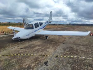 Avião de pequeno porte faz pouso de emergência no antigo aeroporto de Vitória da Conquista