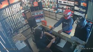 Polícia Civil recupera celulares roubados durante assalto em loja na Avenida Olívia Flores
