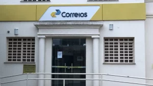 Governo Lula busca R$ 20 bi de bancos públicos e privados para socorrer Correios, diz jornal