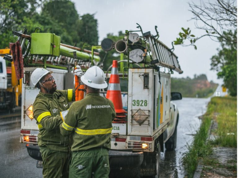 Neoenergia Coelba triplica efetivo de profissionais no Sudoeste baiano durante temporal