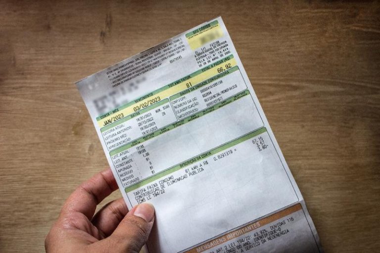 Famílias de baixa renda podem ter conta de luz zerada com proposta da Câmara