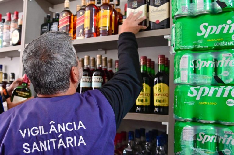 Vigilância Sanitária dá início à inspeção de estabelecimentos para combater venda de bebidas falsificadas ou adulteradas