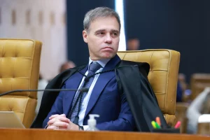 Fraude INSS: Mendonça manda bloquear R$ 390 milhões de sindicato ligado ao irmão de Lula